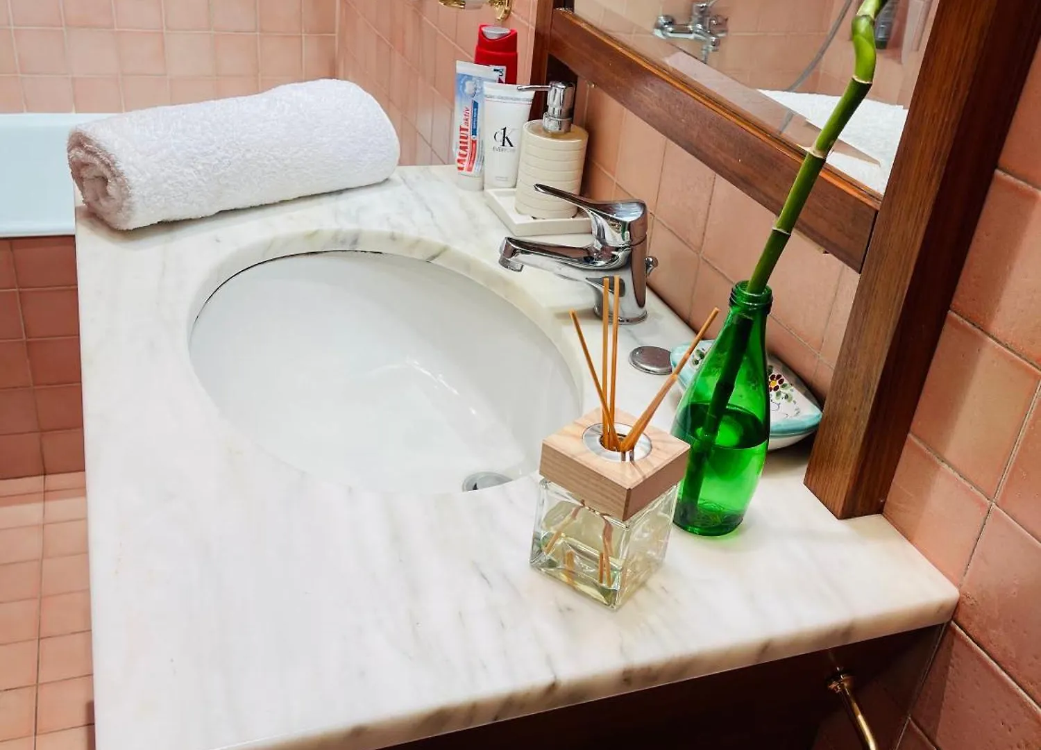 Holiday Colosseum Rome Bed & Breakfast Apartment