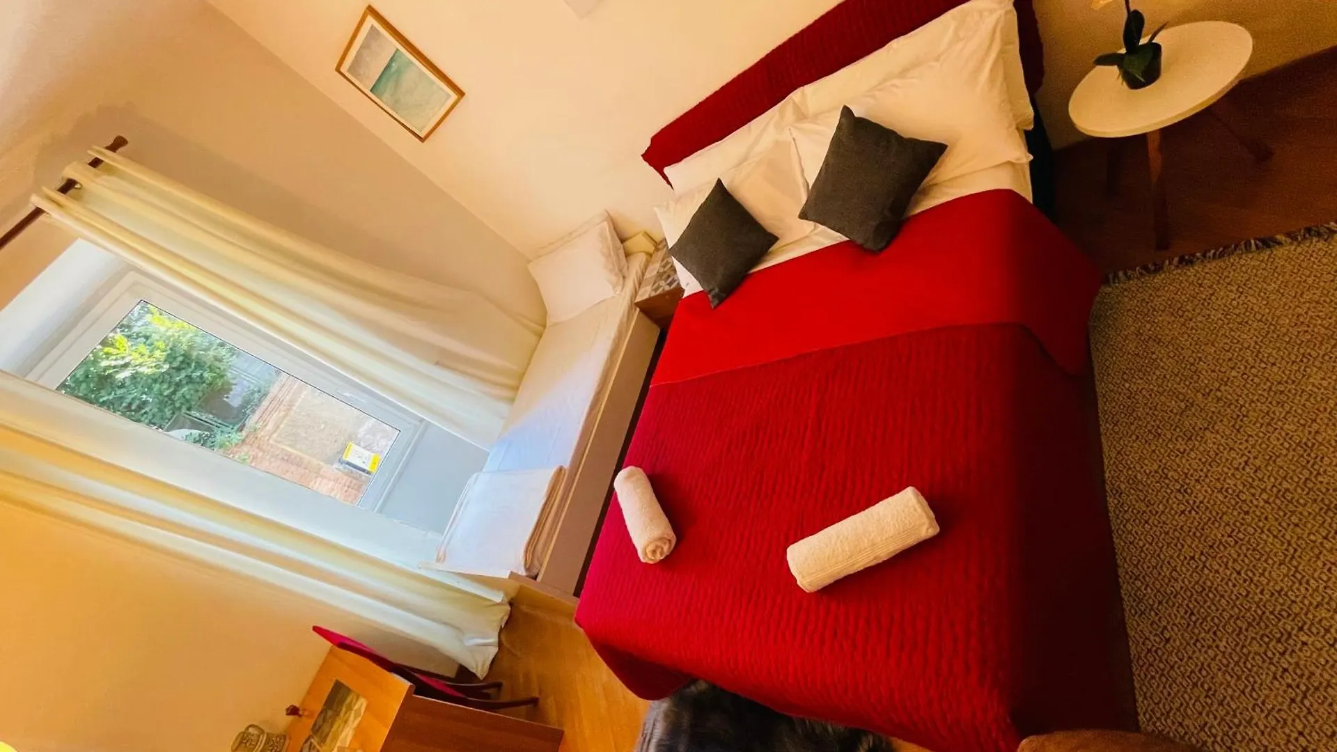Holiday Colosseum Rome Bed & Breakfast Apartment